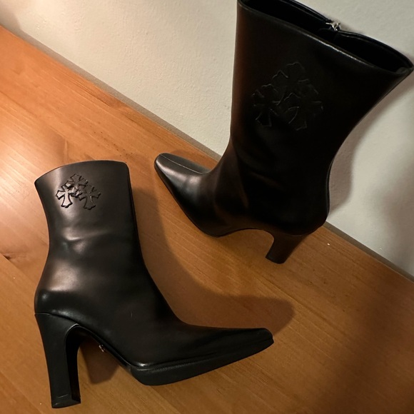 Elegant Black High Heel Boots - Picture 1 of 6